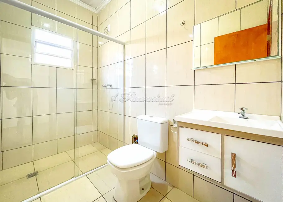 Casa com 3 quartos à venda, 180m2 em Vila Vendramini, Itapetininga - SP - imagem 3 Foto 3 de Casa com 3 quartos à venda, 180m2 em Vila Vendramini, Itapetininga - SP