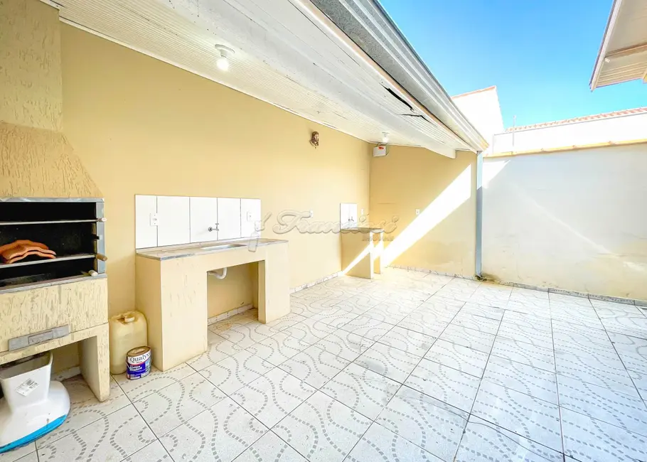 Casa com 3 quartos à venda, 180m2 em Vila Vendramini, Itapetininga - SP - imagem 6 Foto 6 de Casa com 3 quartos à venda, 180m2 em Vila Vendramini, Itapetininga - SP