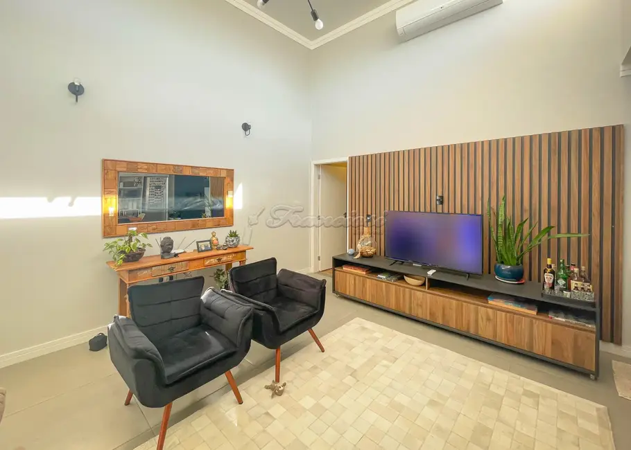 Foto 2 de Casa de Condomínio à venda, 150m2 em Vila Progresso, Itapetininga - SP