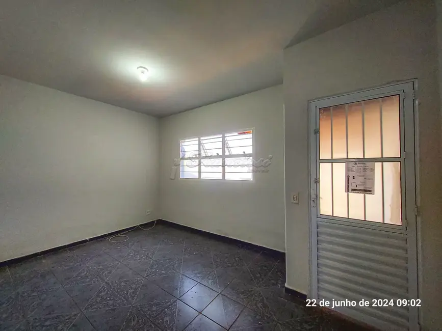 Foto 1 de Casa com 2 quartos para alugar, 150m2 em Vila Santa Isabel, Itapetininga - SP