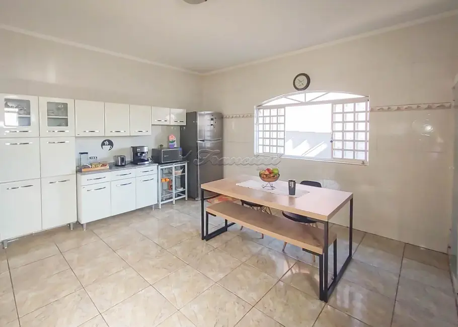 Casa com 3 quartos à venda, 231m2 em Itapetininga - SP - imagem 4 Foto 4 de Casa com 3 quartos à venda, 231m2 em Itapetininga - SP