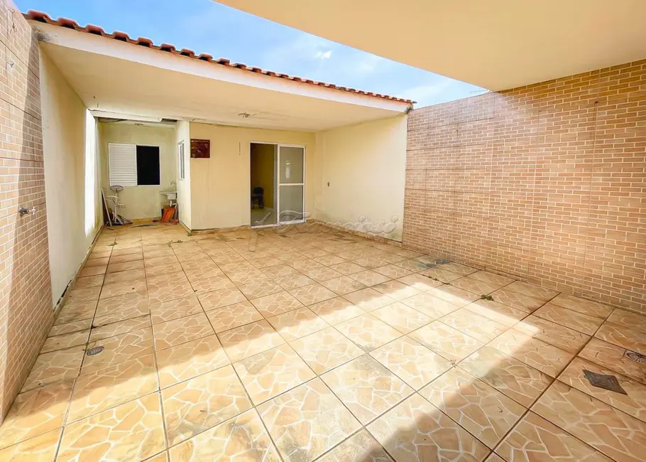 Casa de Condomínio com 2 quartos à venda, 60m2 em Vila Progresso, Itapetininga - SP - imagem 4 Foto 4 de Casa de Condomínio com 2 quartos à venda, 60m2 em Vila Progresso, Itapetininga - SP
