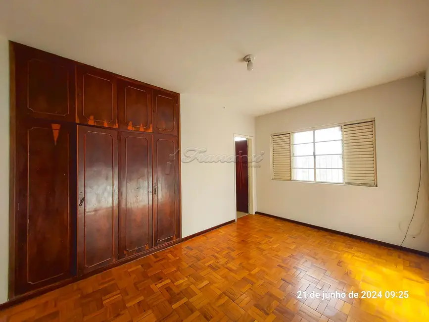 Casa com 3 quartos para alugar, 153m2 em Centro, Itapetininga - SP - imagem 9 Foto 9 de Casa com 3 quartos para alugar, 153m2 em Centro, Itapetininga - SP