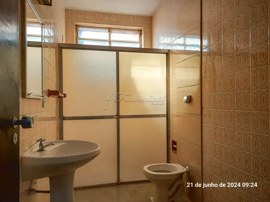 Casa com 3 quartos para alugar, 153m2 em Centro, Itapetininga - SP - imagem 7 Foto 7 de Casa com 3 quartos para alugar, 153m2 em Centro, Itapetininga - SP