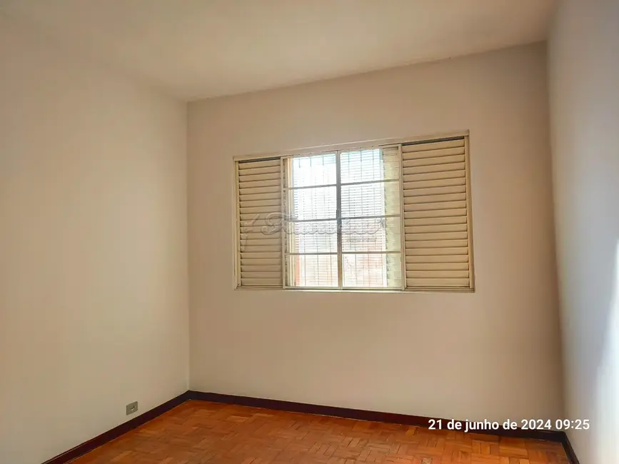 Casa com 3 quartos para alugar, 153m2 em Centro, Itapetininga - SP - imagem 8 Foto 8 de Casa com 3 quartos para alugar, 153m2 em Centro, Itapetininga - SP