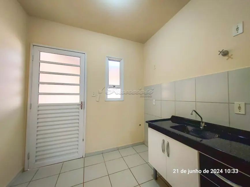 Casa com 2 quartos para alugar, 150m2 em Itapetininga - SP - imagem 3 Foto 3 de Casa com 2 quartos para alugar, 150m2 em Itapetininga - SP