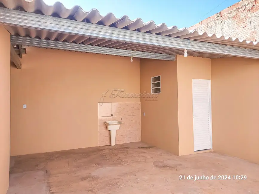 Casa com 2 quartos para alugar, 150m2 em Itapetininga - SP - imagem 8 Foto 8 de Casa com 2 quartos para alugar, 150m2 em Itapetininga - SP