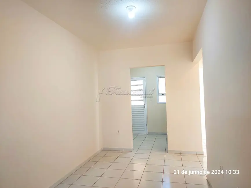 Foto 2 de Casa com 2 quartos para alugar, 150m2 em Itapetininga - SP