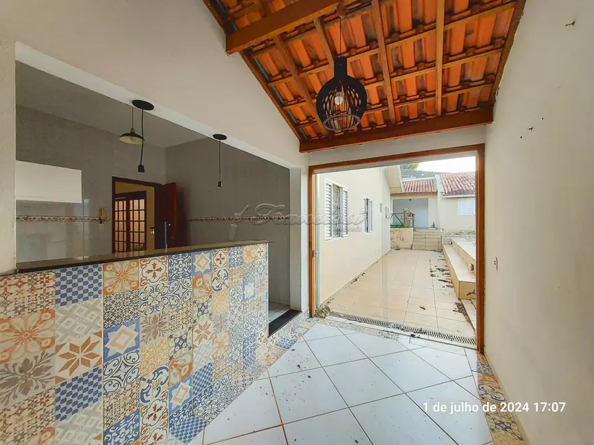 Casa com 4 quartos para alugar, 600m2 em Itapetininga - SP - imagem 3 Foto 3 de Casa com 4 quartos para alugar, 600m2 em Itapetininga - SP