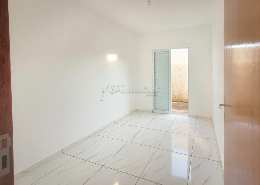 Casa de Condomínio com 2 quartos à venda, 51m2 em Jardim Bela Vista, Itapetininga - SP - imagem 5 Foto 5 de Casa de Condomínio com 2 quartos à venda, 51m2 em Jardim Bela Vista, Itapetininga - SP