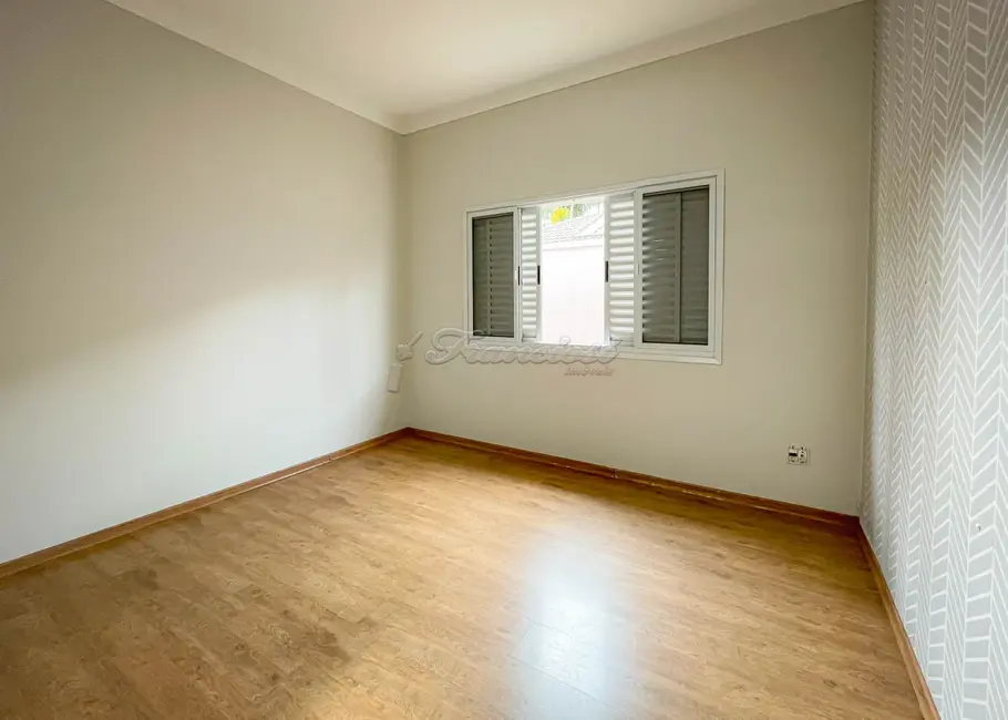 Casa de Condomínio com 3 quartos à venda, 198m2 em Jardim Marabá, Itapetininga - SP - imagem 9 Foto 9 de Casa de Condomínio com 3 quartos à venda, 198m2 em Jardim Marabá, Itapetininga - SP