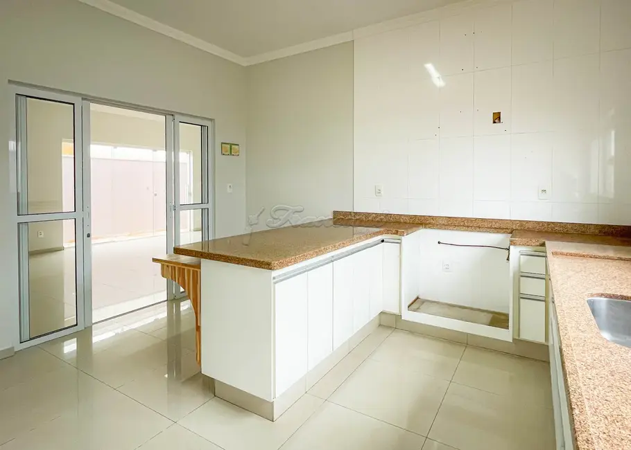 Casa de Condomínio com 3 quartos à venda, 198m2 em Jardim Marabá, Itapetininga - SP - imagem 5 Foto 5 de Casa de Condomínio com 3 quartos à venda, 198m2 em Jardim Marabá, Itapetininga - SP