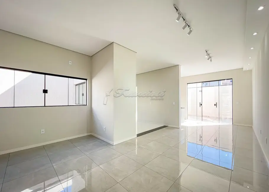 Foto 3 de Casa de Condomínio com 3 quartos à venda, 186m2 em Terras de Santo Antônio, Itapetininga - SP