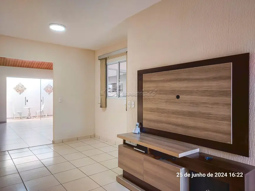 Casa de Condomínio com 2 quartos à venda, 106m2 em Vila Progresso, Itapetininga - SP - imagem 5 Foto 5 de Casa de Condomínio com 2 quartos à venda, 106m2 em Vila Progresso, Itapetininga - SP