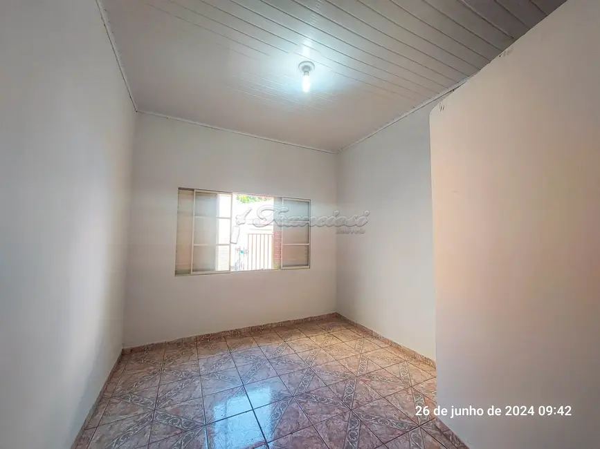 Foto 3 de Casa com 2 quartos para alugar, 83m2 em Vila Aparecida, Itapetininga - SP