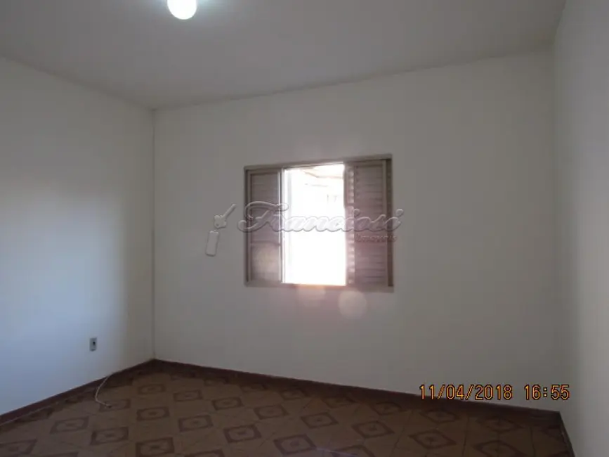 Casa com 2 quartos para alugar, 97m2 em Centro, Itapetininga - SP - imagem 9 Foto 9 de Casa com 2 quartos para alugar, 97m2 em Centro, Itapetininga - SP
