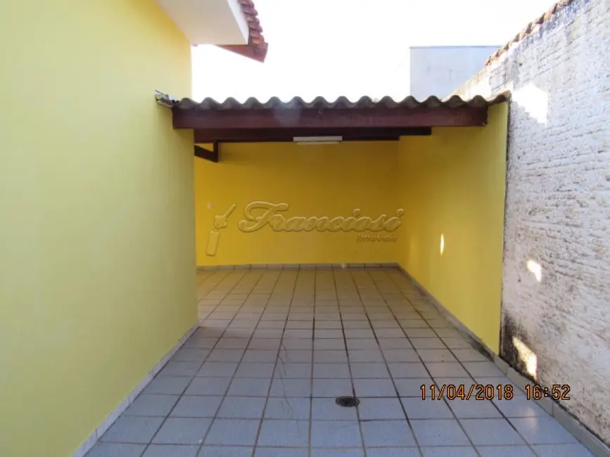 Casa com 2 quartos para alugar, 97m2 em Centro, Itapetininga - SP - imagem 4 Foto 4 de Casa com 2 quartos para alugar, 97m2 em Centro, Itapetininga - SP