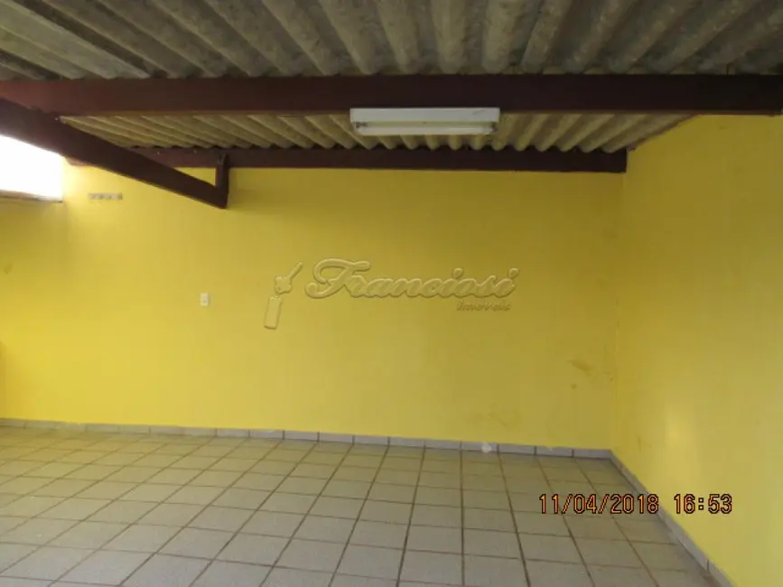 Casa com 2 quartos para alugar, 97m2 em Centro, Itapetininga - SP - imagem 5 Foto 5 de Casa com 2 quartos para alugar, 97m2 em Centro, Itapetininga - SP