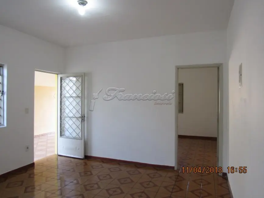 Casa com 2 quartos para alugar, 97m2 em Centro, Itapetininga - SP - imagem 8 Foto 8 de Casa com 2 quartos para alugar, 97m2 em Centro, Itapetininga - SP