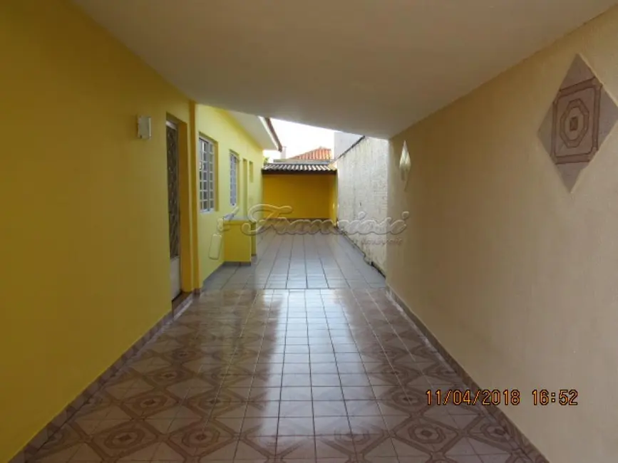 Casa com 2 quartos para alugar, 97m2 em Centro, Itapetininga - SP - imagem 3 Foto 3 de Casa com 2 quartos para alugar, 97m2 em Centro, Itapetininga - SP