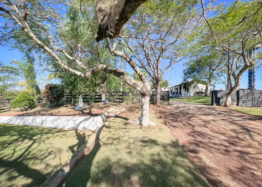 Chácara com 3 quartos à venda, 802m2 em Alambari - SP - imagem 6 Foto 6 de Chácara com 3 quartos à venda, 802m2 em Alambari - SP