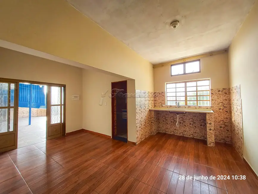 Foto 9 de Casa com 2 quartos para alugar, 128m2 em Vila Nastri, Itapetininga - SP