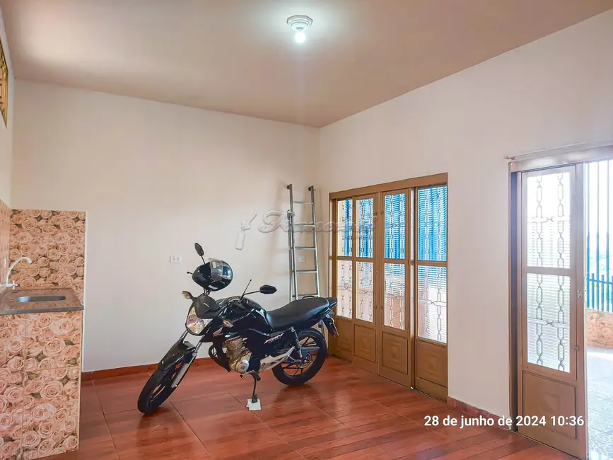 Foto 3 de Casa com 2 quartos para alugar, 128m2 em Vila Nastri, Itapetininga - SP