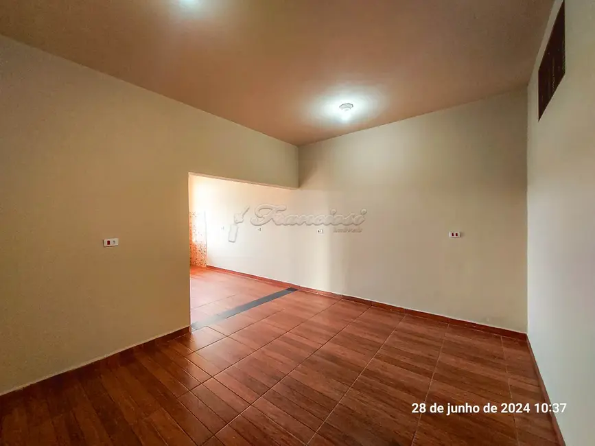 Foto 7 de Casa com 2 quartos para alugar, 128m2 em Vila Nastri, Itapetininga - SP