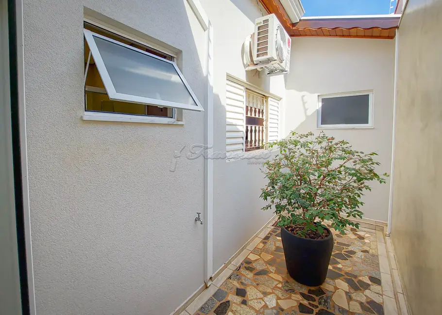 Casa com 3 quartos à venda, 174m2 em Vila Barth, Itapetininga - SP - imagem 7 Foto 7 de Casa com 3 quartos à venda, 174m2 em Vila Barth, Itapetininga - SP