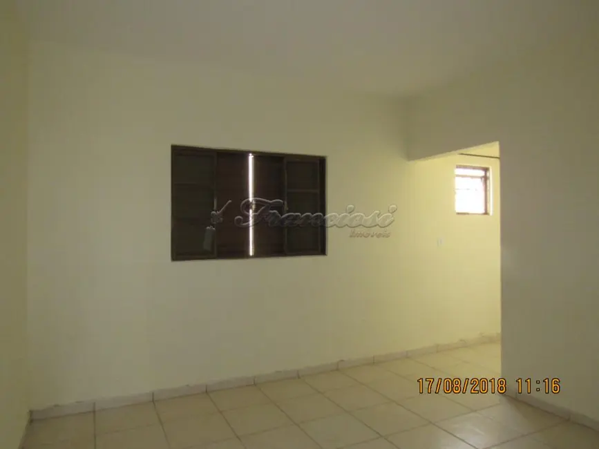 Casa com 3 quartos para alugar, 175m2 em Morada do Sol, Itapetininga - SP - imagem 7 Foto 7 de Casa com 3 quartos para alugar, 175m2 em Morada do Sol, Itapetininga - SP