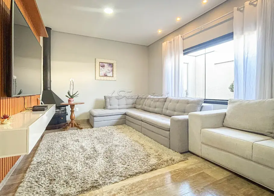 Foto 1 de Casa de Condomínio com 3 quartos à venda, 225m2 em Jardim Colombo, Itapetininga - SP
