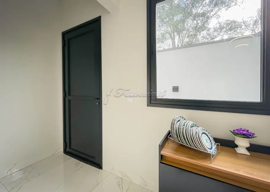 Foto 8 de Casa de Condomínio à venda, 220m2 em Jardim Colombo, Itapetininga - SP