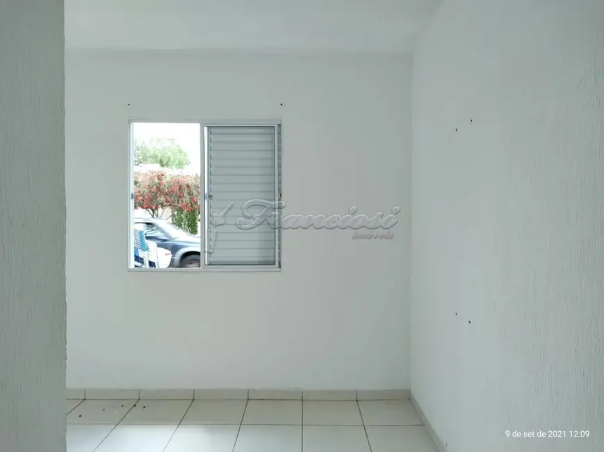 Foto 3 de Casa de Condomínio com 3 quartos para alugar, 60m2 em Vila Progresso, Itapetininga - SP