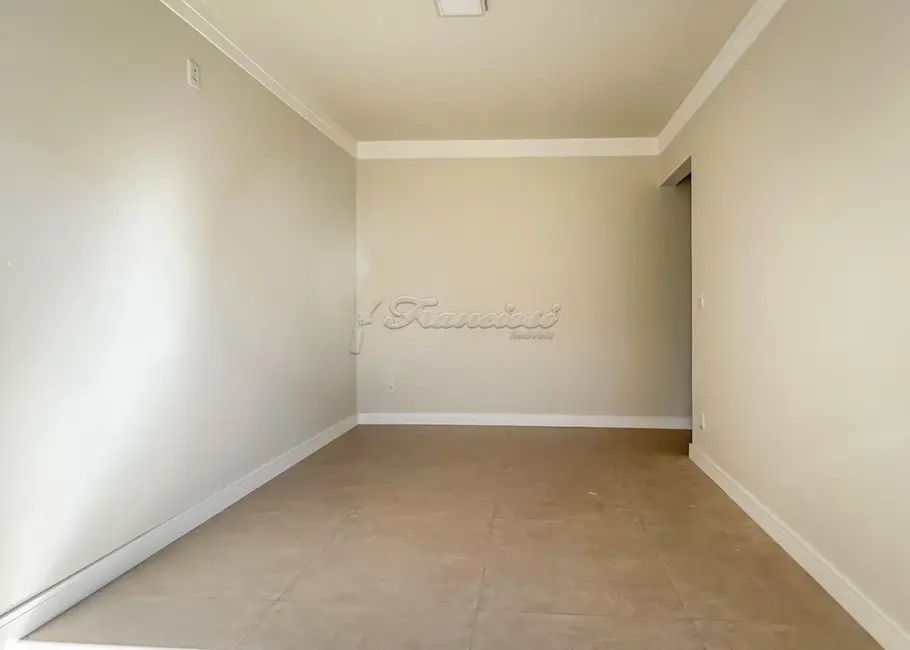 Casa com 5 quartos para alugar, 250m2 em Vila Serafim, Itapetininga - SP - imagem 8 Foto 8 de Casa com 5 quartos para alugar, 250m2 em Vila Serafim, Itapetininga - SP