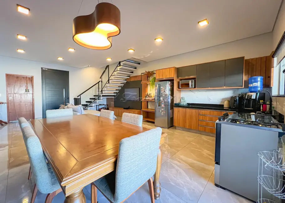 Foto 3 de Casa de Condomínio com 4 quartos à venda, 215m2 em Vila Progresso, Itapetininga - SP