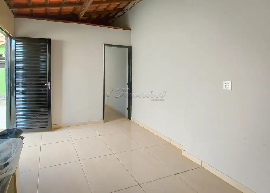 Foto 2 de Casa com 5 quartos à venda, 138m2 em Vila Piedade, Itapetininga - SP