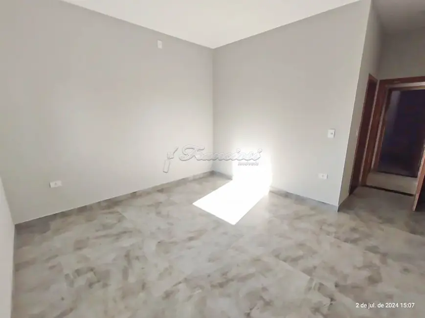 Foto 8 de Casa com 2 quartos para alugar, 500m2 em Alambari - SP