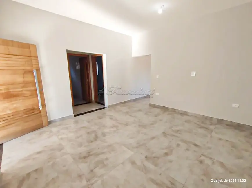 Foto 2 de Casa com 2 quartos para alugar, 500m2 em Alambari - SP