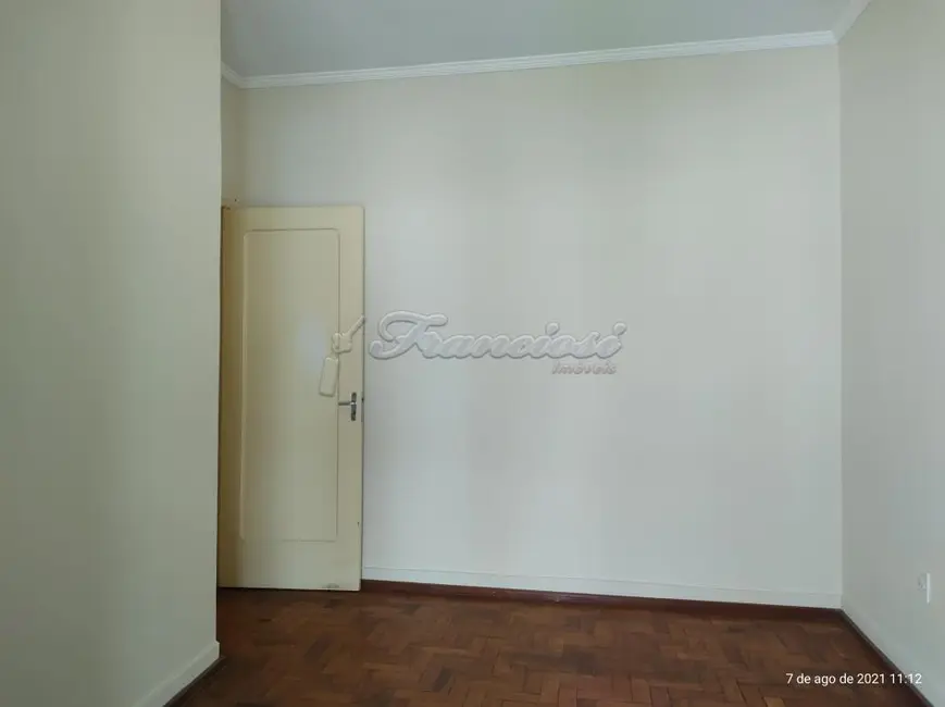 Casa com 3 quartos para alugar, 153m2 em Centro, Itapetininga - SP - imagem 5 Foto 5 de Casa com 3 quartos para alugar, 153m2 em Centro, Itapetininga - SP
