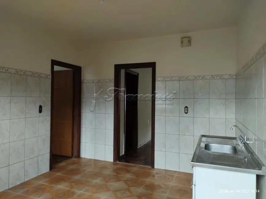 Casa com 2 quartos à venda, 215m2 em Vila Santa Isabel, Itapetininga - SP - imagem 8 Foto 8 de Casa com 2 quartos à venda, 215m2 em Vila Santa Isabel, Itapetininga - SP