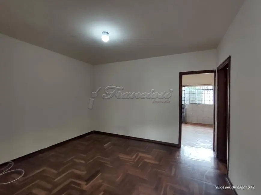 Casa com 2 quartos à venda, 215m2 em Vila Santa Isabel, Itapetininga - SP - imagem 4 Foto 4 de Casa com 2 quartos à venda, 215m2 em Vila Santa Isabel, Itapetininga - SP