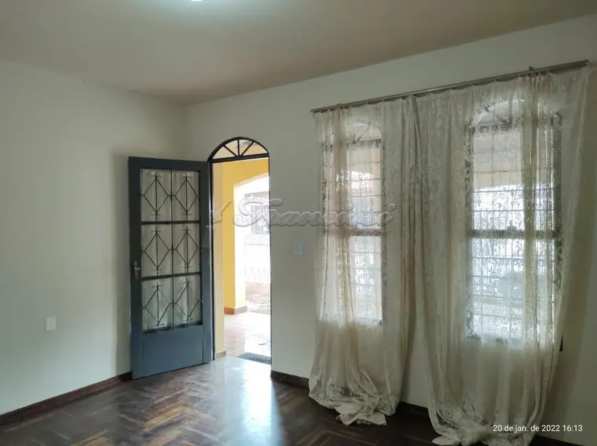 Casa com 2 quartos à venda, 215m2 em Vila Santa Isabel, Itapetininga - SP - imagem 5 Foto 5 de Casa com 2 quartos à venda, 215m2 em Vila Santa Isabel, Itapetininga - SP