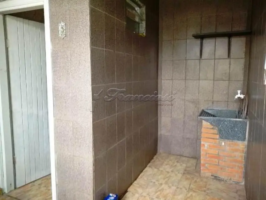Casa com 2 quartos à venda, 110m2 em Vila Arruda, Itapetininga - SP - imagem 6 Foto 6 de Casa com 2 quartos à venda, 110m2 em Vila Arruda, Itapetininga - SP