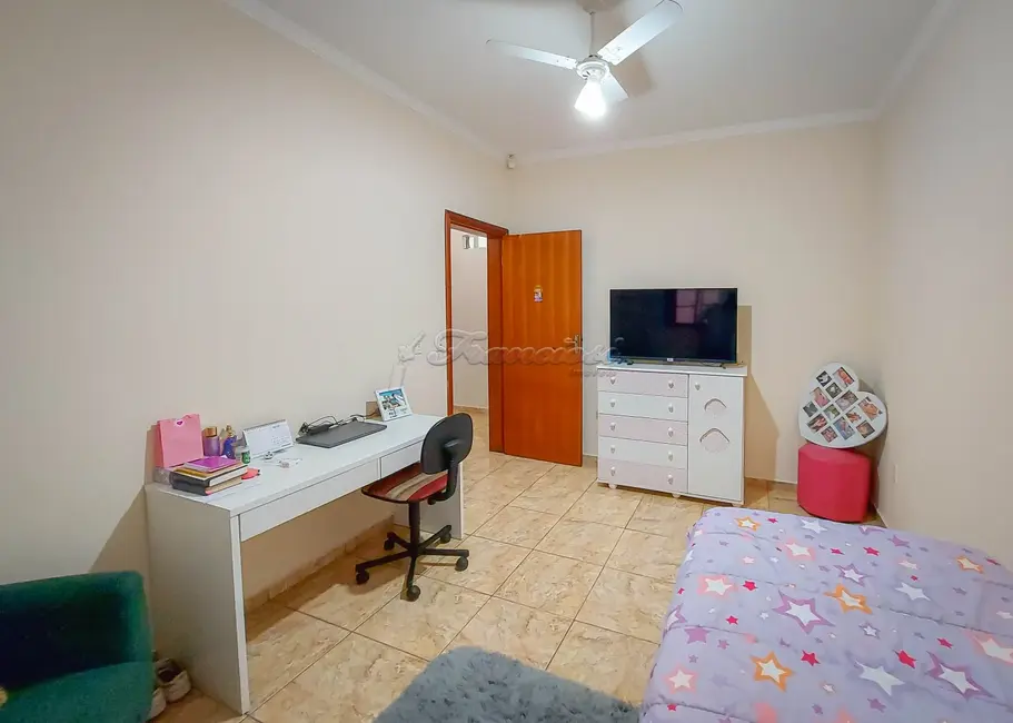 Casa com 3 quartos à venda, 169m2 em Itapetininga - SP - imagem 6 Foto 6 de Casa com 3 quartos à venda, 169m2 em Itapetininga - SP