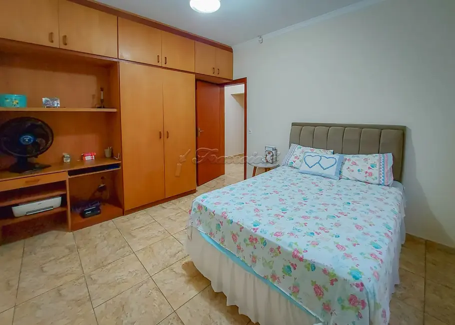 Casa com 3 quartos à venda, 169m2 em Itapetininga - SP - imagem 9 Foto 9 de Casa com 3 quartos à venda, 169m2 em Itapetininga - SP