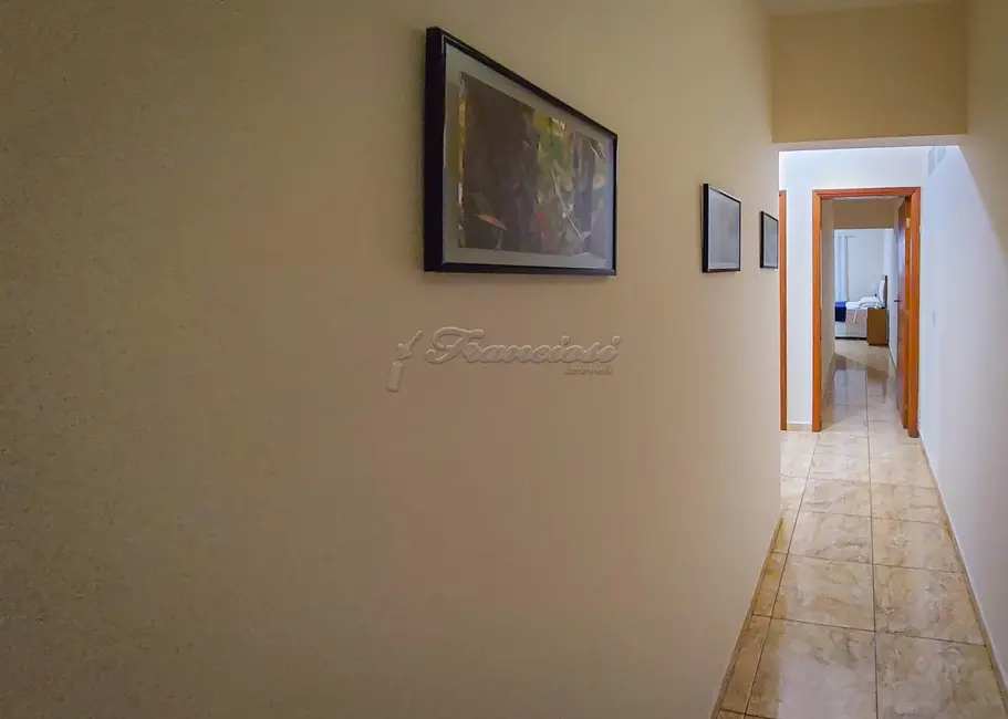 Casa com 3 quartos à venda, 169m2 em Itapetininga - SP - imagem 4 Foto 4 de Casa com 3 quartos à venda, 169m2 em Itapetininga - SP