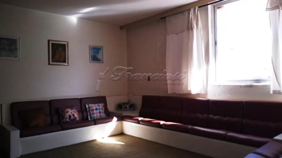 Casa com 4 quartos à venda, 1538m2 em Centro, Itapetininga - SP - imagem 4 Foto 4 de Casa com 4 quartos à venda, 1538m2 em Centro, Itapetininga - SP
