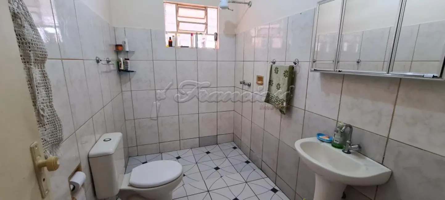Casa com 2 quartos à venda, 500m2 em Jardim Cruzeiro do Sul, Itapetininga - SP - imagem 5 Foto 5 de Casa com 2 quartos à venda, 500m2 em Jardim Cruzeiro do Sul, Itapetininga - SP