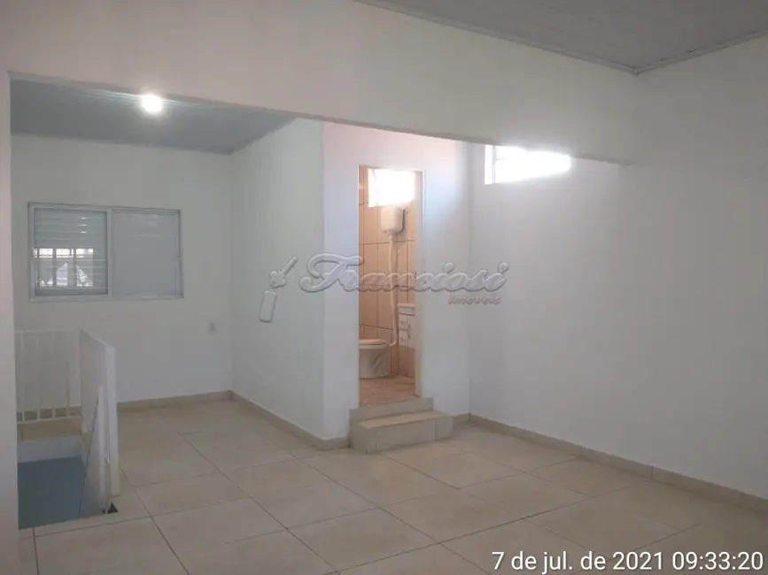 Casa com 2 quartos à venda, 650m2 em Vila Godói, Itapetininga - SP - imagem 2 Foto 2 de Casa com 2 quartos à venda, 650m2 em Vila Godói, Itapetininga - SP