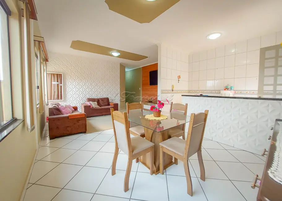 Casa com 3 quartos à venda, 181m2 em Vila Santana, Itapetininga - SP - imagem 5 Foto 5 de Casa com 3 quartos à venda, 181m2 em Vila Santana, Itapetininga - SP